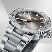 01 733 7730 4153-07 8 24 05PEB - Oris Aquis Date Relief